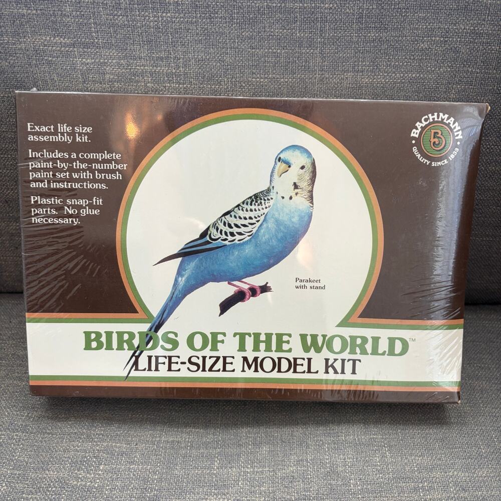 Bachmann Vintage Birds of the World Life-Size Model Kit Parakeet With Stand NEW